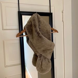 Faux fur wrap / scarf NWT
